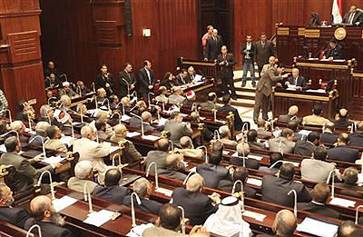 A general view shows the Shura Council during its meeting in Cairo December 26, 2012. The Islamist-dominated upper house of parliament (Shura Council), which now holds legislate power, was meeting for the first time on Wednesday, under the newly-approved constitution.  Net photo