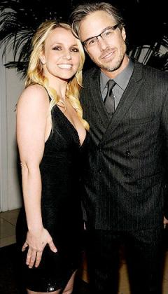 Britney and Jason. Net photo.