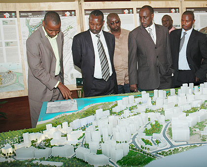 Officials inspect the Kigali City Master plan. The New Times/File.