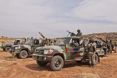 Soldiers from a Malian army special unit as they prepare to combat rebels; Nigerian forces have joined the battle. Net photo.