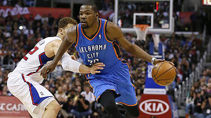 Kevin Durant helped Oklahoma City overcome Los Angeles Clippers 109-97. Net photo