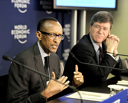 President Kagame announces Rwandau2019s fond  interest in the One Million Health Workers for Africa campaign in Davos, Switzerland, as Sachs (R) looks on.  The New Times/ Courtesy. 