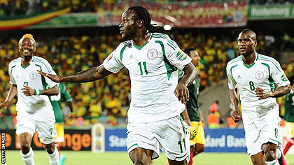 Victor Moses scored two late penalties to put Nigeria into the last eight. Net photo.