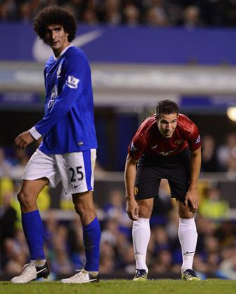 Fellain (L) scored the only goal in Evertonu2019s 1-0 win over United at Goodison Park and will be a big threat at Old Trafford where Van Persie (R) will be expected to continue his rich scoring form. Net photo.