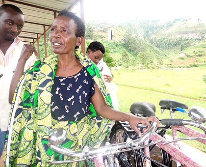 Uwihoreye at Akanyaru border in Nyaruguru upon during her return on Wednesday. The New Times/  Jean Pierre Bucyensenge.