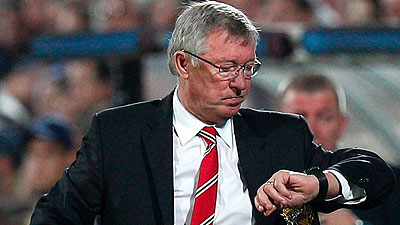 Ferguson admits he pressured match officials into giving Manchester United what became known as u2018Fergie timeu2019. Net photo.