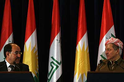 Prime Minister al-Maliki and Kurdish regional President Barzani held a joint news conference. Net photo.