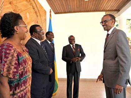 President Kagame shares a light moment with visiting Kenyan Senators yesterday. The delegation, which was led by Kenyan Senate Speaker Ekwe Ethuro (2L) was accompanied by Jean Damascene Ntawukuriryayo (3L) the president of the Rwandan Senate.    The New Times/ Village Urugwiro.