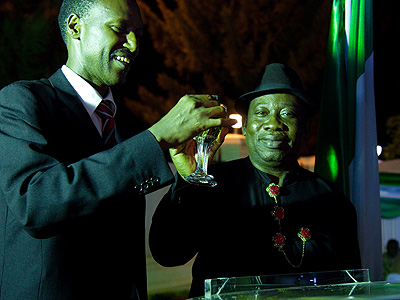 Ngango (L) and Ayibakuro Peter Ogide-Oke during celebrations to mark Nigeriau2019s 53rd Independence anniversary in Kigali on Tuesday. The New Times/Timothy Kisambira