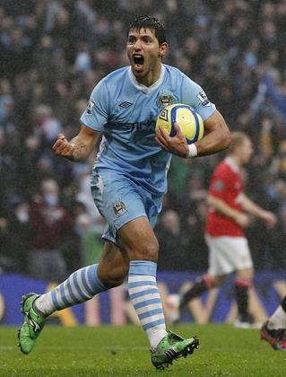 Aguero has struck 13 goals in 15 league appearances this season for Man City. Net photo.