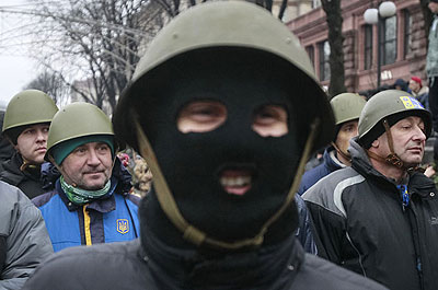 Many protesters sported masks in an apparent move by the protesters to deride the new legislation. Net photo.