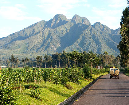 Tourists en route to Volcanoes National Park in Musanze District. With world tourism projected to grow further, experts in the country are encouraging product development and diversification that will not only attract tourists but also make them stay longer in the country, to further boost the countryu2019s highest foreign exchange earner. The New Times/ File.