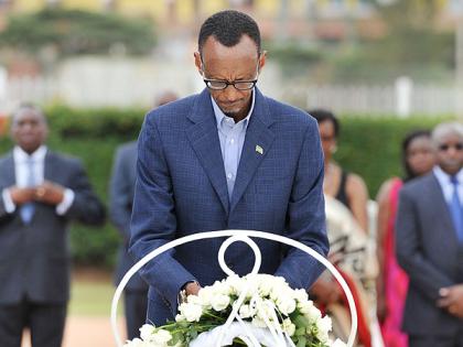 President Kagame lays a wreath in memory of the Heroes. Sunday Times/Village Urugwiro