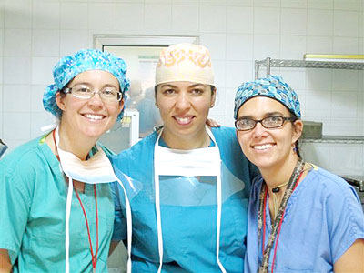 Blair (C) and Star (R) carried out a fistula surgery that our writer observed. Left is Dr Nicole. Courtesy.