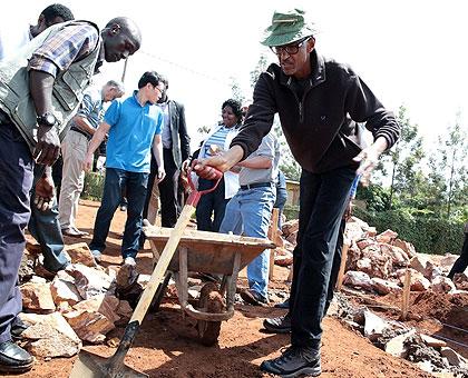 President Paul Kagame taking part in Umuganda yesterday in Nyamirambo. (Village Urugwiro)