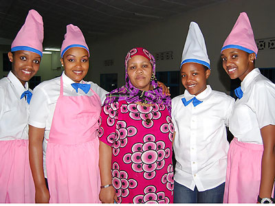 Zainab (C) and her children. (Moses Opobo)