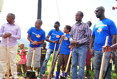 Bralirwa & EAP officials as well as PGGSS 4 stars get a briefing before Umuganda commences. 