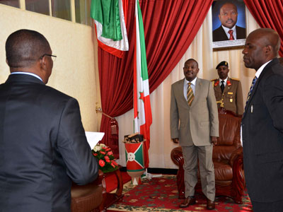 Amb. Rugira presents his Letters of Credence to President Nkurunziza on Tuesday. (Courtesy)