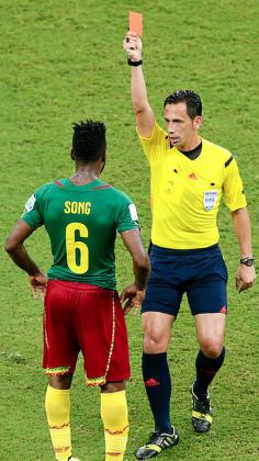 Cameroon lost to Croatia, 4-0, in a game in which midfielder Alex Song was red-carded in the first half. Net photo.