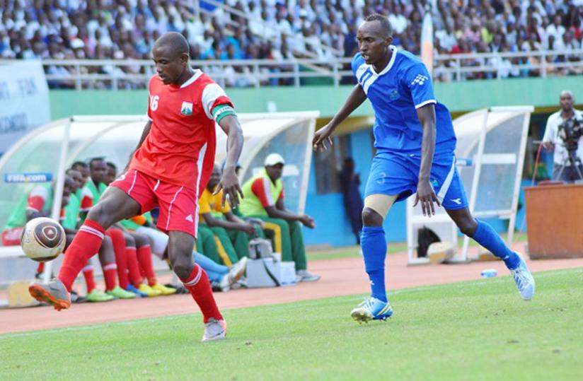 Hitimana (L) captained Musanze FC last season. (File photo)