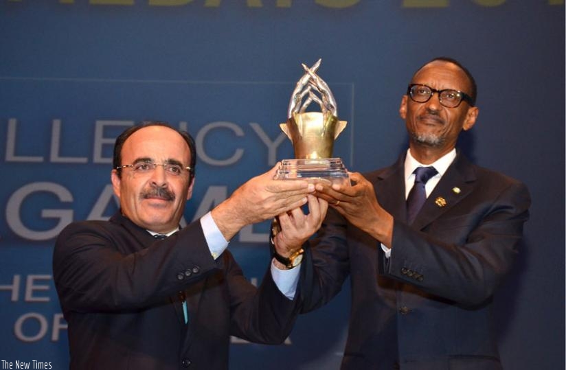 President Kagame receives the MEDays Grand Prix from Ilyass Omari, the president of the Region Tangier Tetouan Al Houceima in Morocco on Wednesday. (Village Urugwiro)