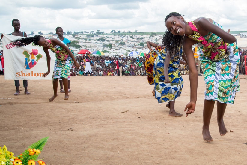 Burundian refugee dancers showcase their culture in multiple  dances during Christmas party. (Doreen Umutesi)