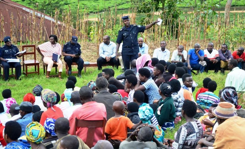 Supt. Modeste Mbabazi addressing residents of Base in Rulindo District. (Courtesy)