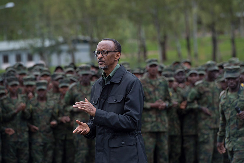 President Kagame speaks to members of the Rwanda Defense Forces following the Combined Arms Fire Exercise. / Village Urugwiro