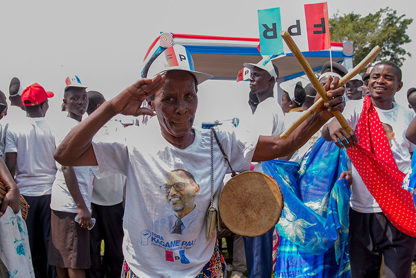 Jubilant crowds received the RPF-Inkotanyi candidate in Rusizi District, Western Province, yesterday. / Courtesy