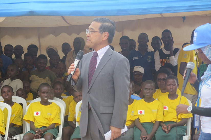 Ambassador Takayuki addresses the refugees during his visit. (Photos by Eddie Nsabimana)