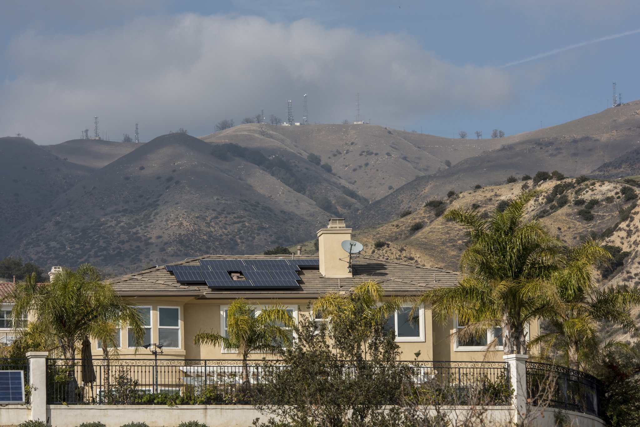 Solar panels on a Southern California home. (Net photo)