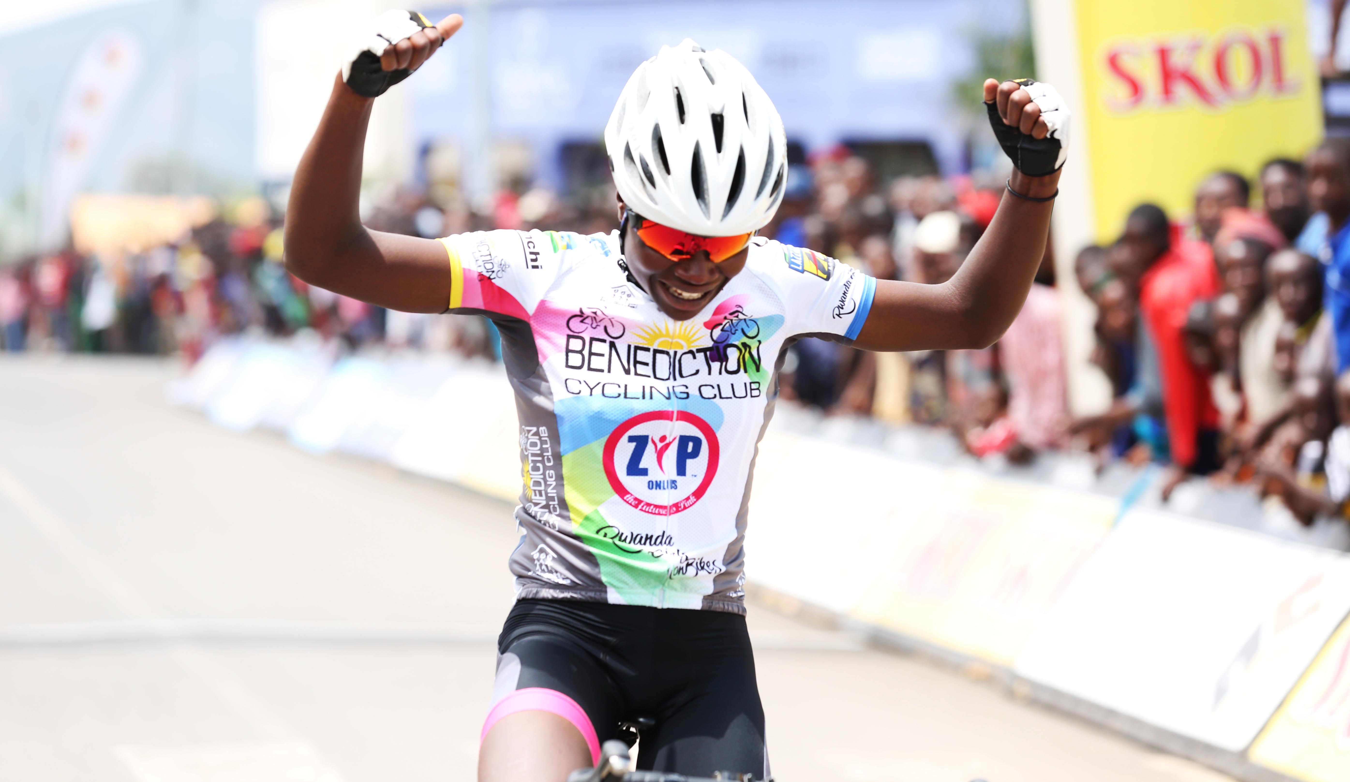 Diane Ingabire was crowned as the winner of the 5th Rwanda Cycling Cup last Saturday. Sam Ngendahimana