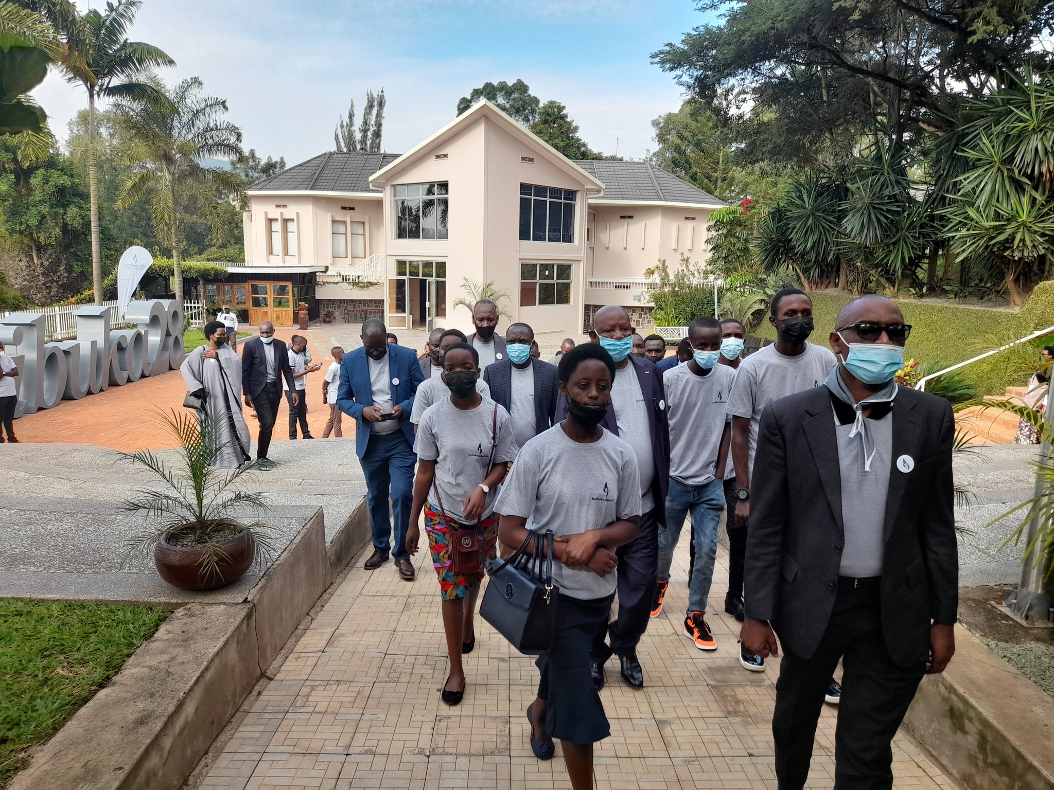 Young people hold the light of hope during ADEPR's 28th commemoration of the Genocide against the Tutsi, on April 12, 2022 in Kigali. / Courtesy photo